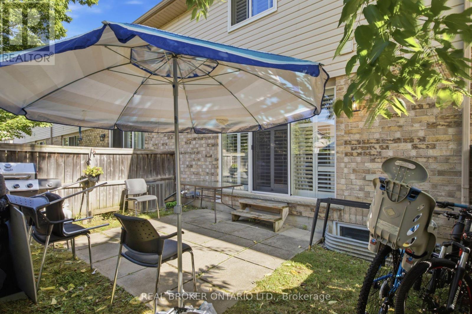 #5 31 SCHRODER CRESCENT - 38