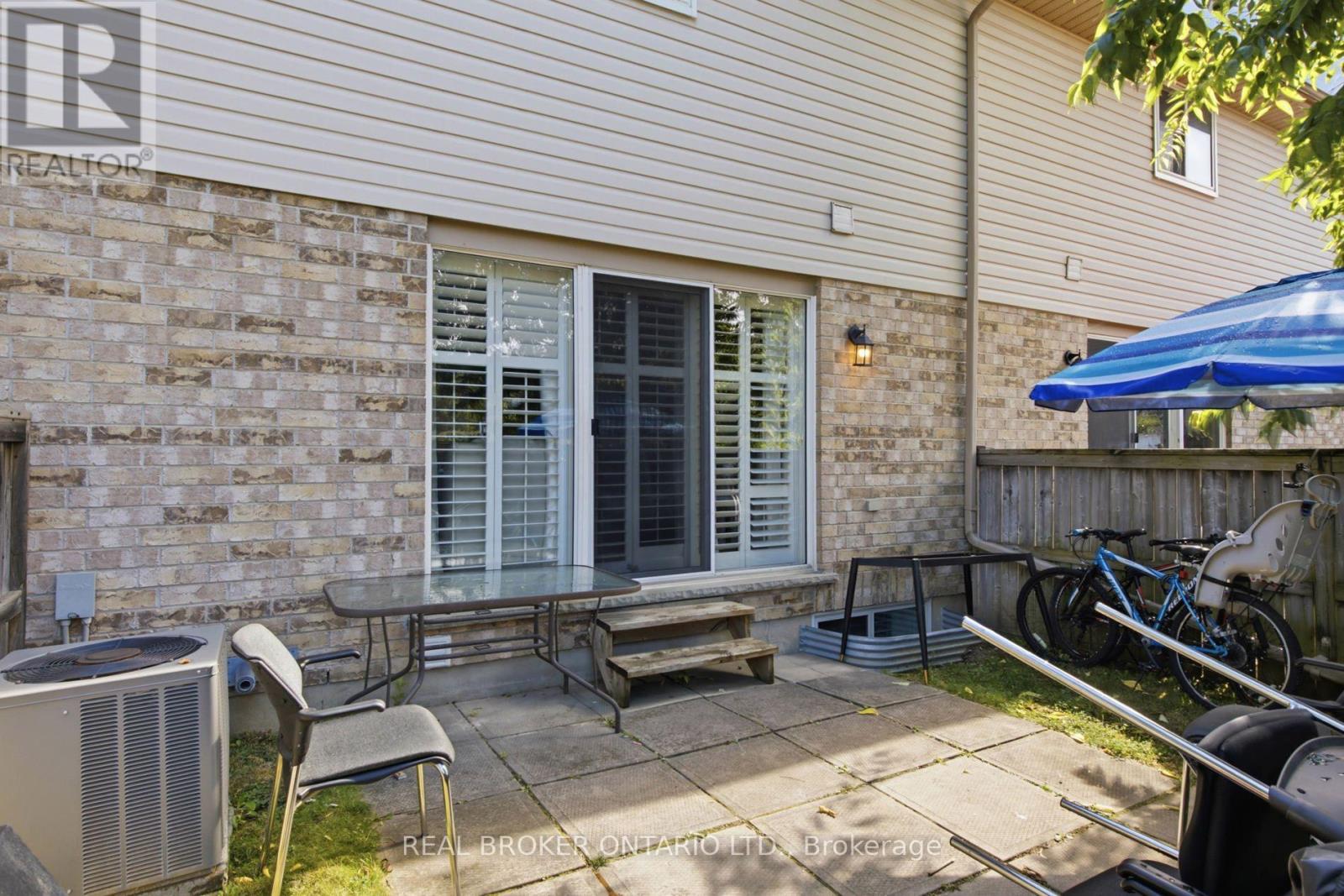 #5 31 SCHRODER CRESCENT - 39