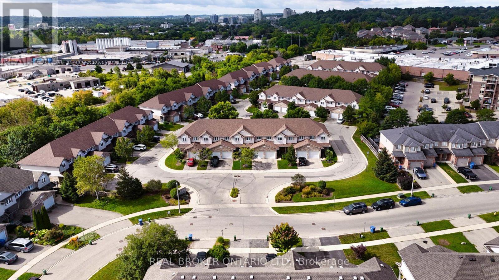 #5 31 SCHRODER CRESCENT - 45