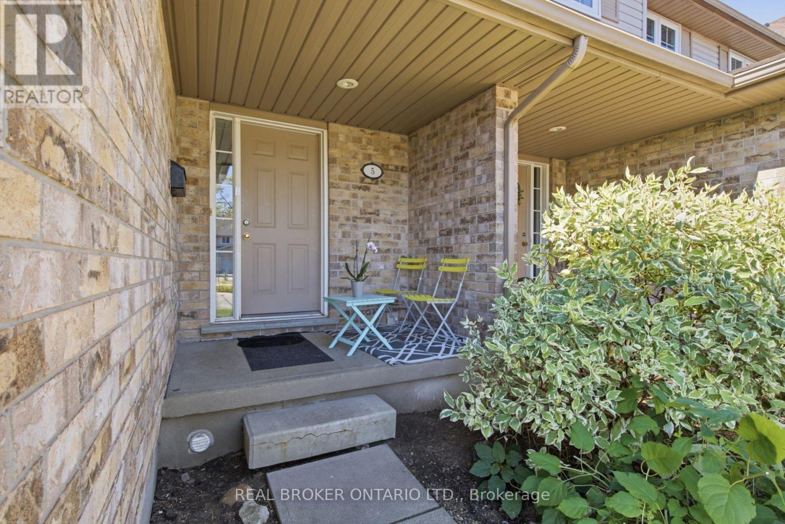 #5 31 SCHRODER CRESCENT - Image 7