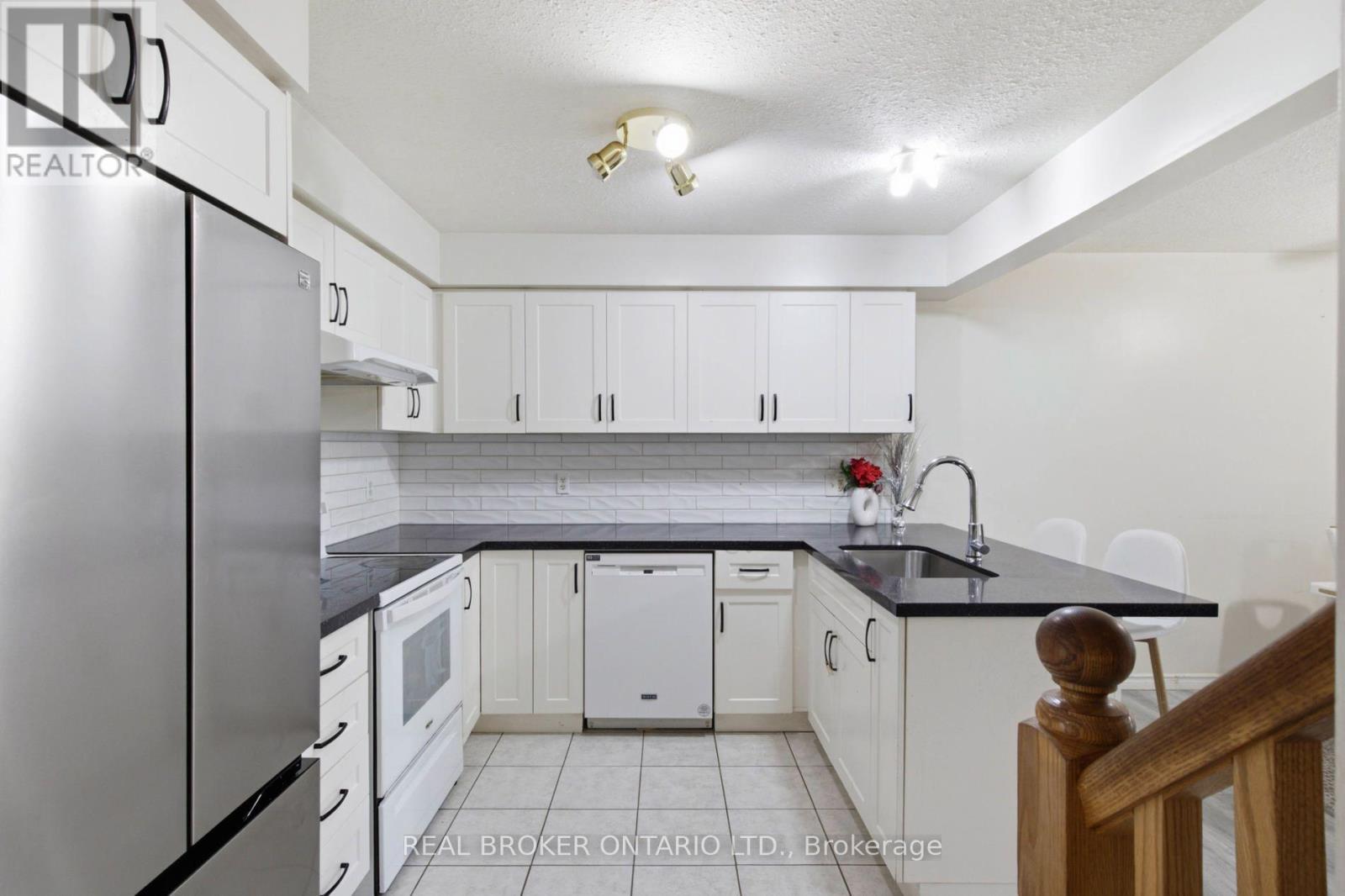 #5 31 SCHRODER CRESCENT - Image 9