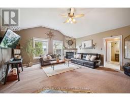 630 Robert Ferrie Drive, Kitchener, ON N2P2R4 Photo 14