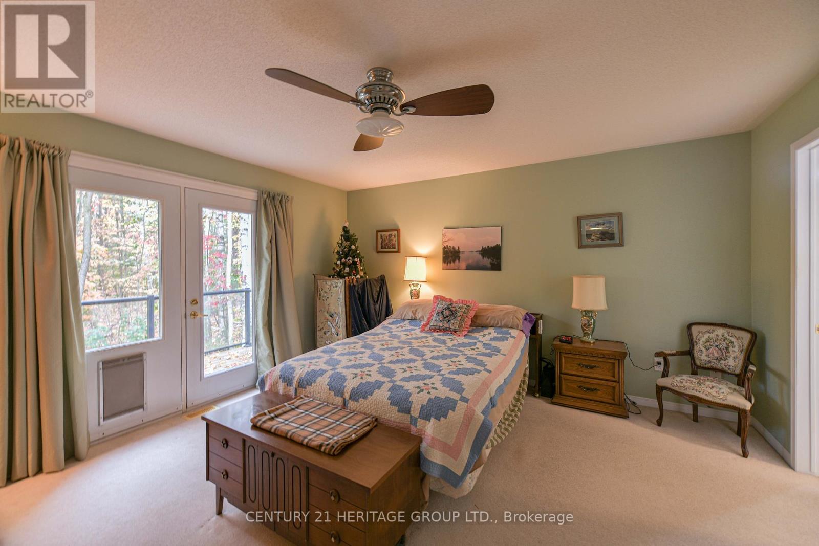 19 SPRINGWOOD CRESCENT - 19