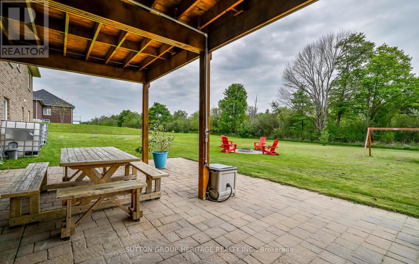 61 SONGBIRD CRESCENT - 30
