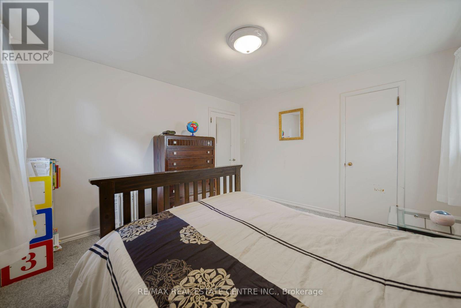 24 PARK STREET - Image 20