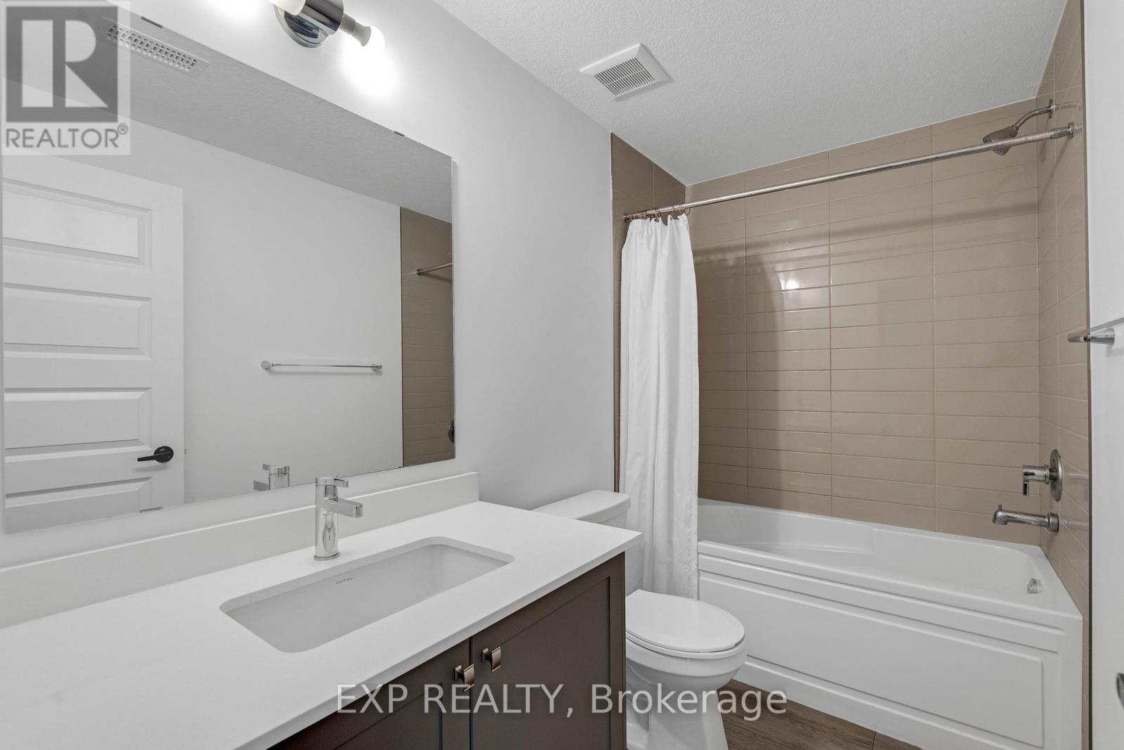#61 99 ROGER STREET - Image 18