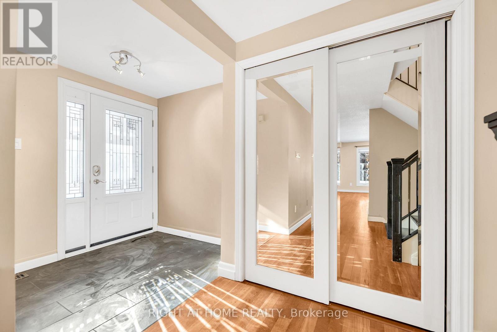 3 - 104 WOODLAWN ROAD E, Guelph (Victoria North) — photo 4