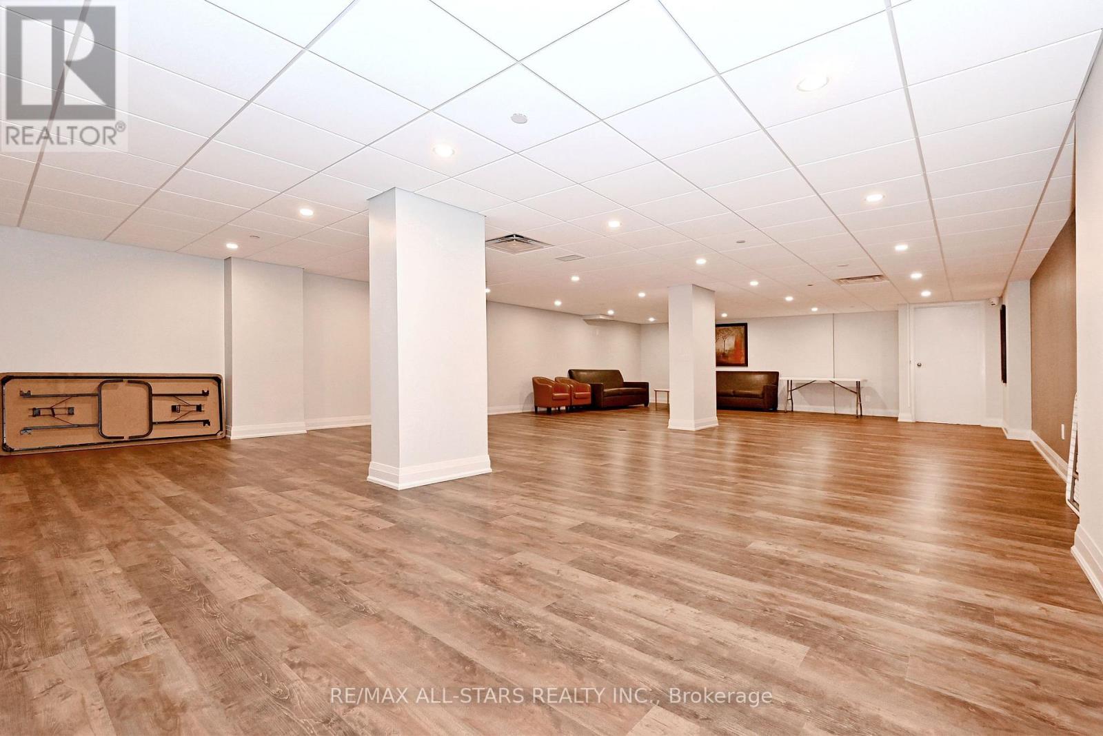 #2112 15 MAITLAND PLACE - 38