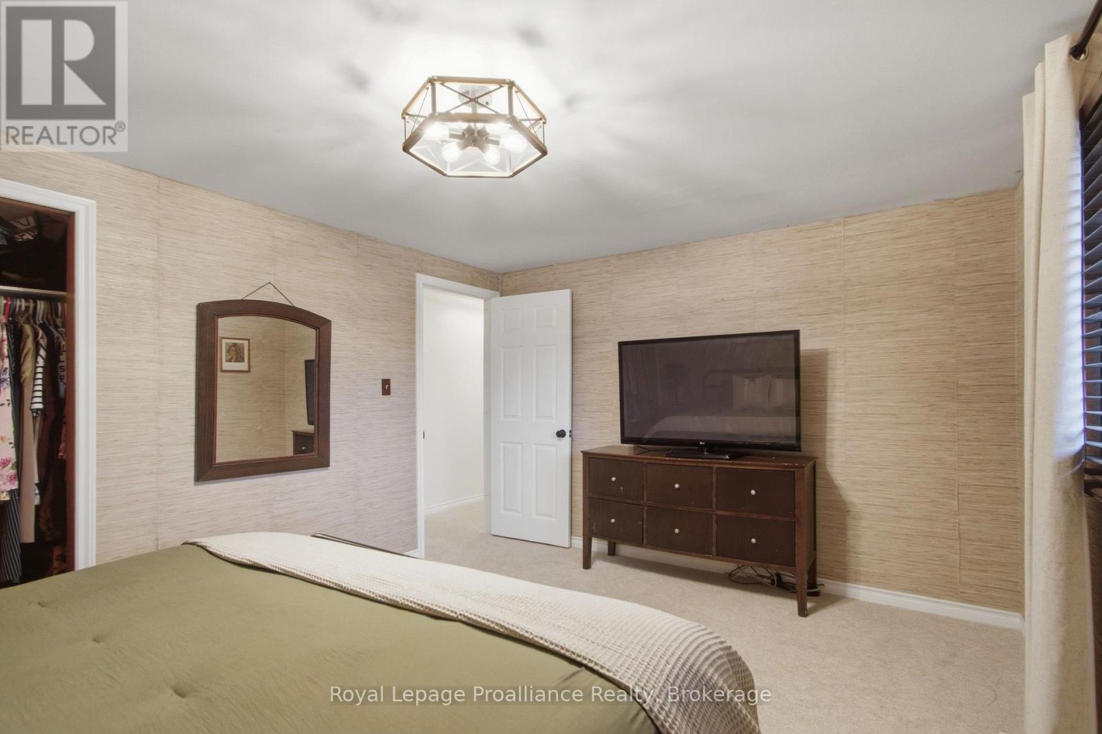 12 O'NEIL CRESCENT - Image 23
