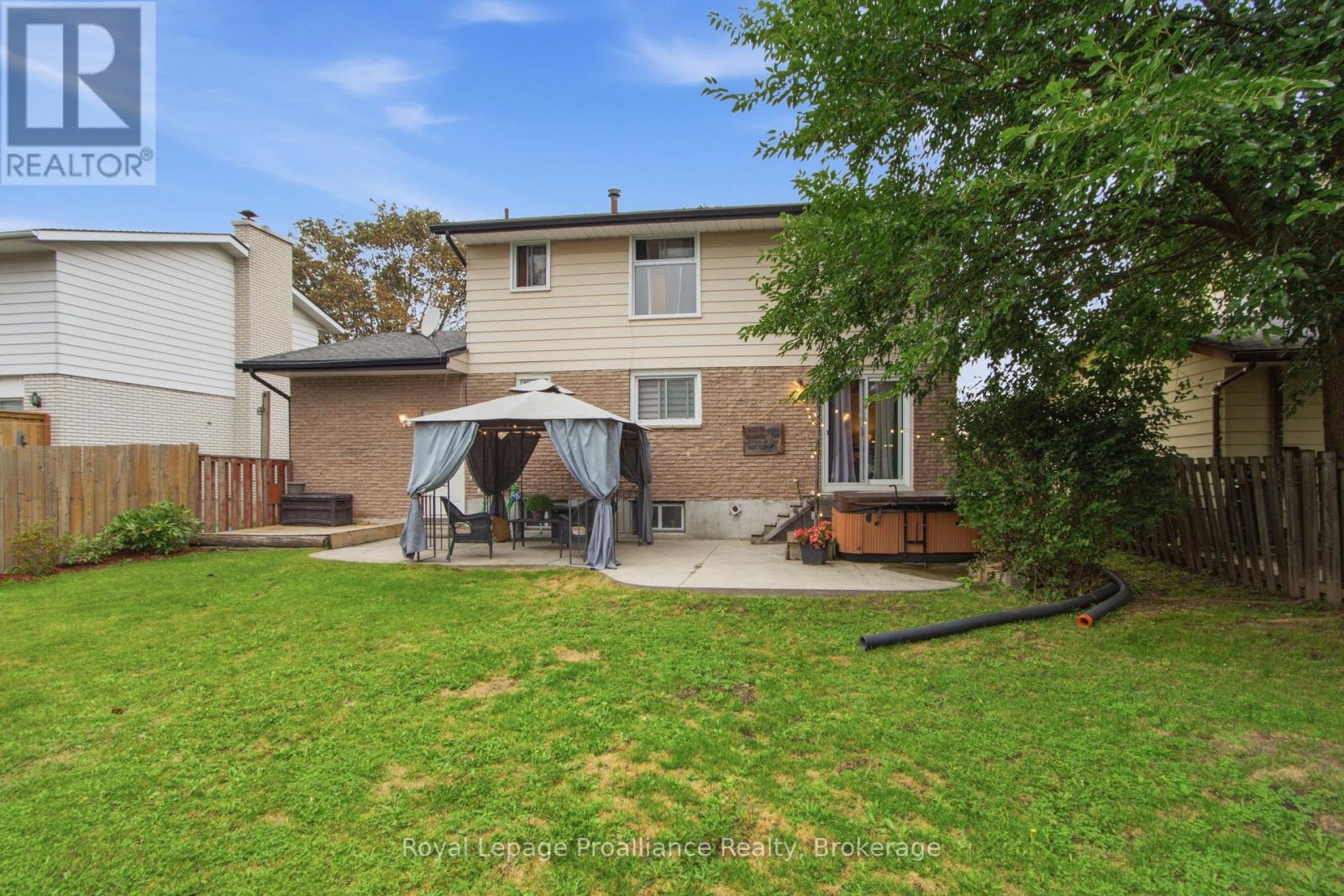 12 O'NEIL CRESCENT - Image 7