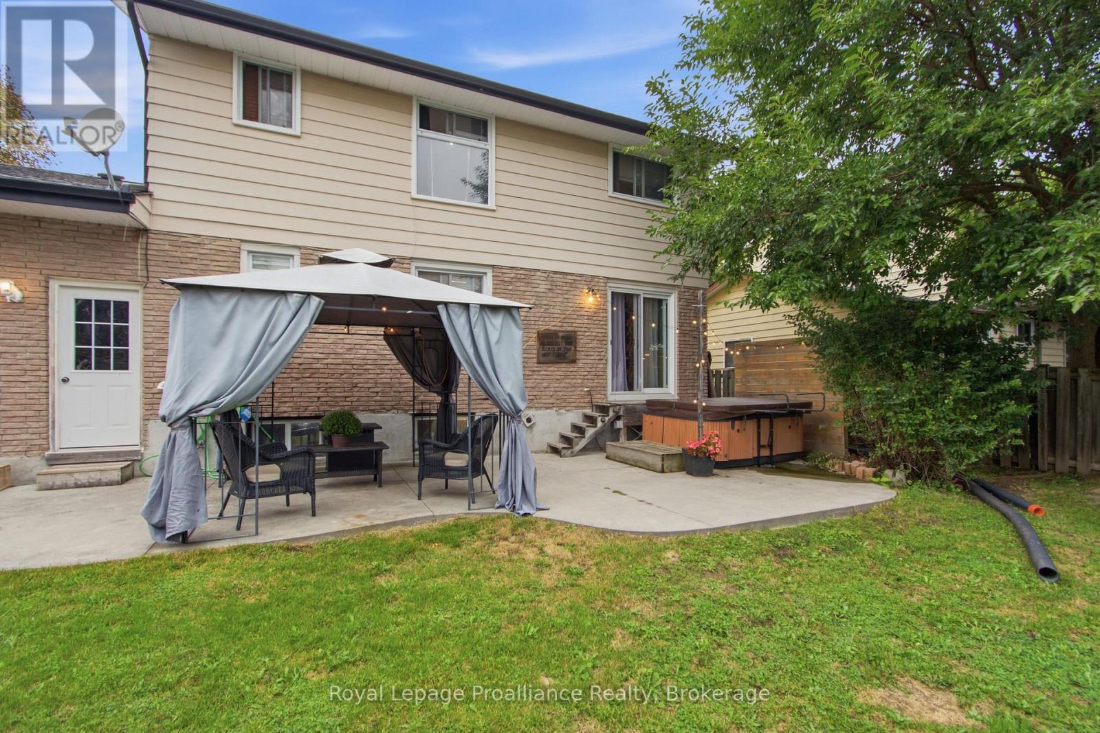 12 O'NEIL CRESCENT - Image 8