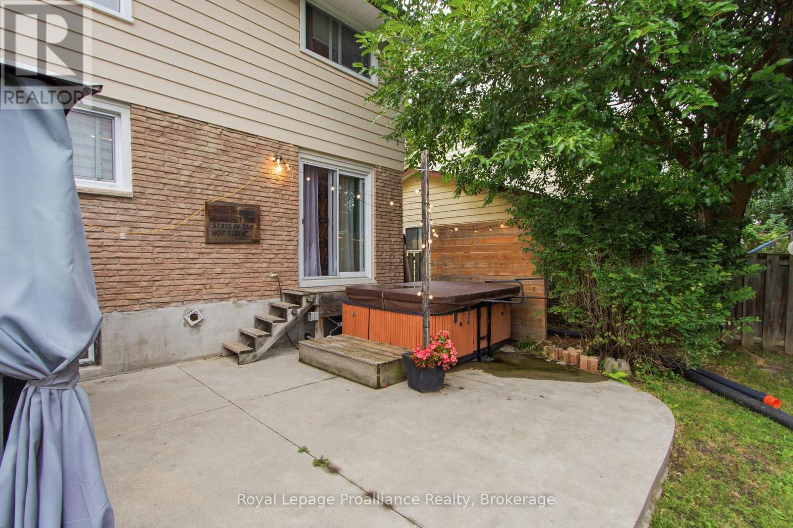12 O'NEIL CRESCENT - 9