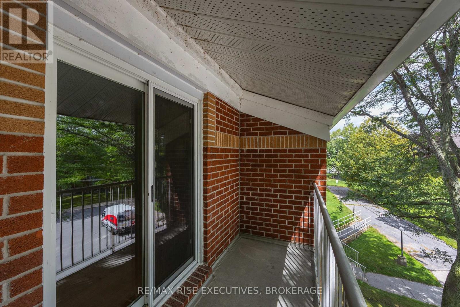 #305 561 ARMSTRONG ROAD - 34