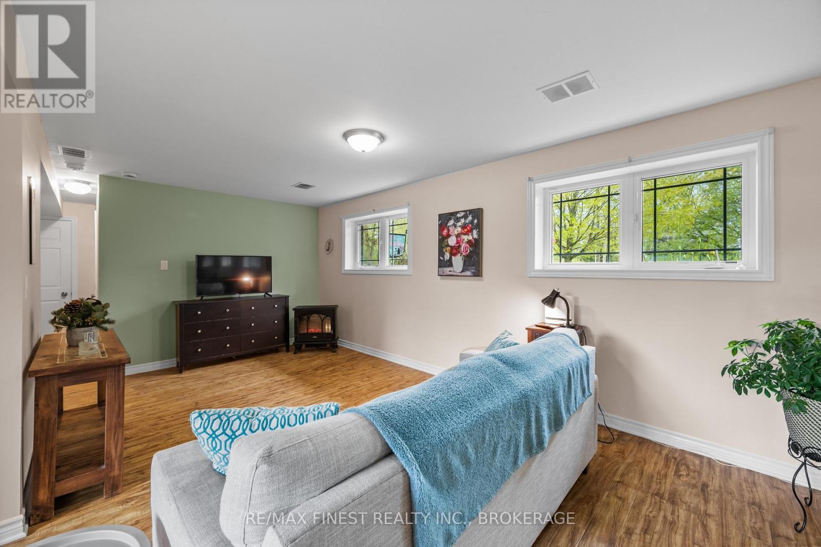 145 UPPER LAKE STREET - Image 24