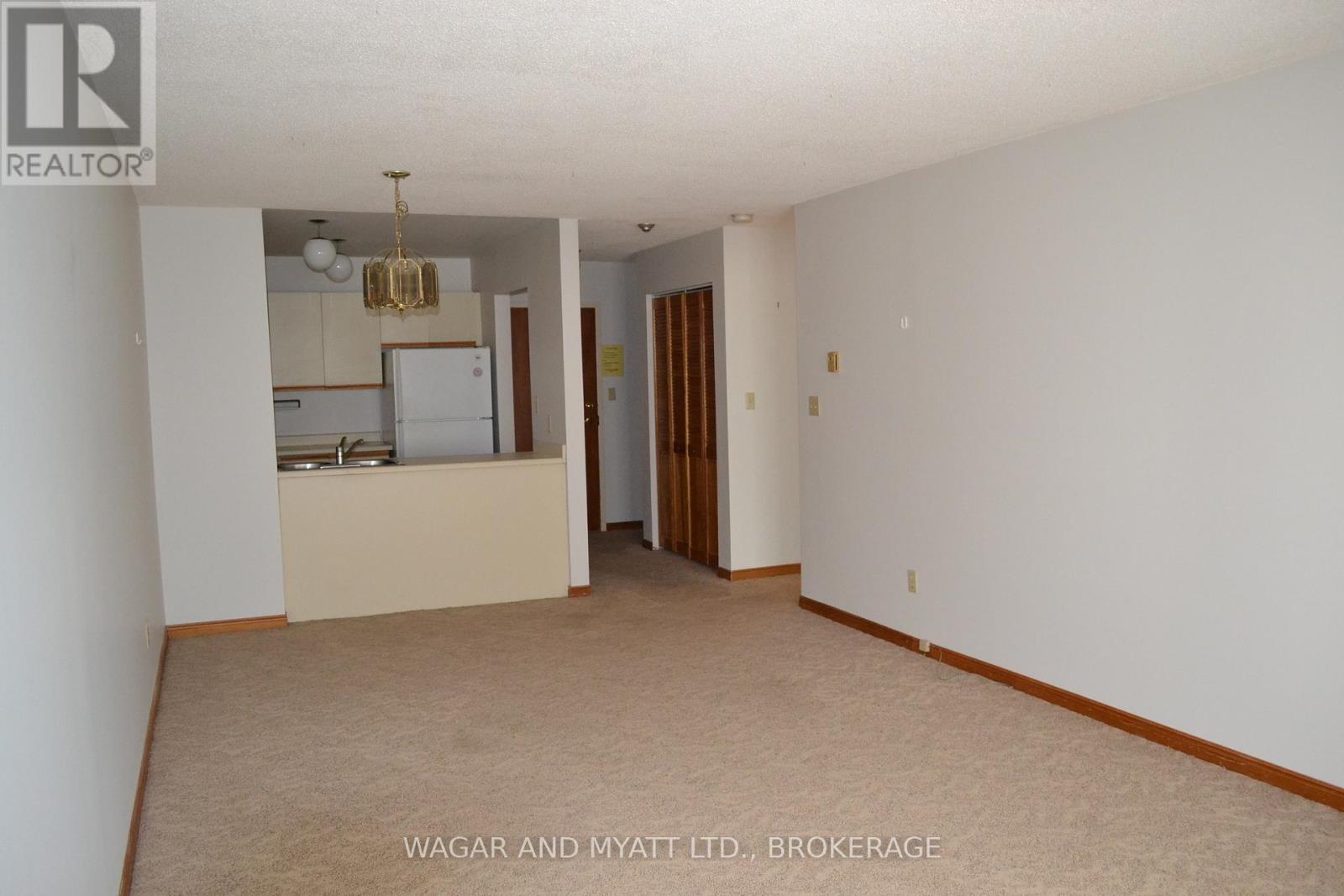 #305 9 CENTRE STREET S - Image 6