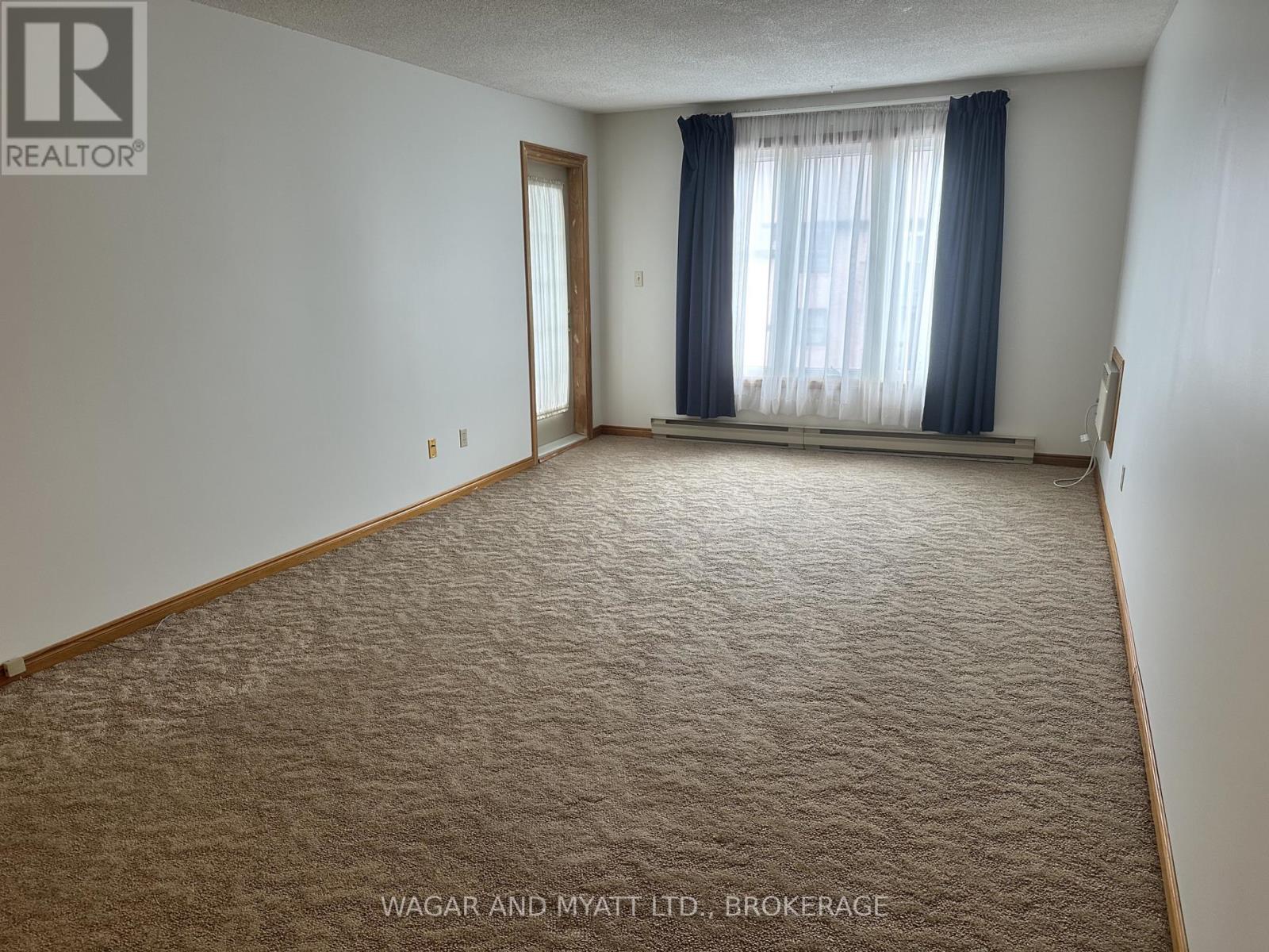 #305 9 CENTRE STREET S - Image 8