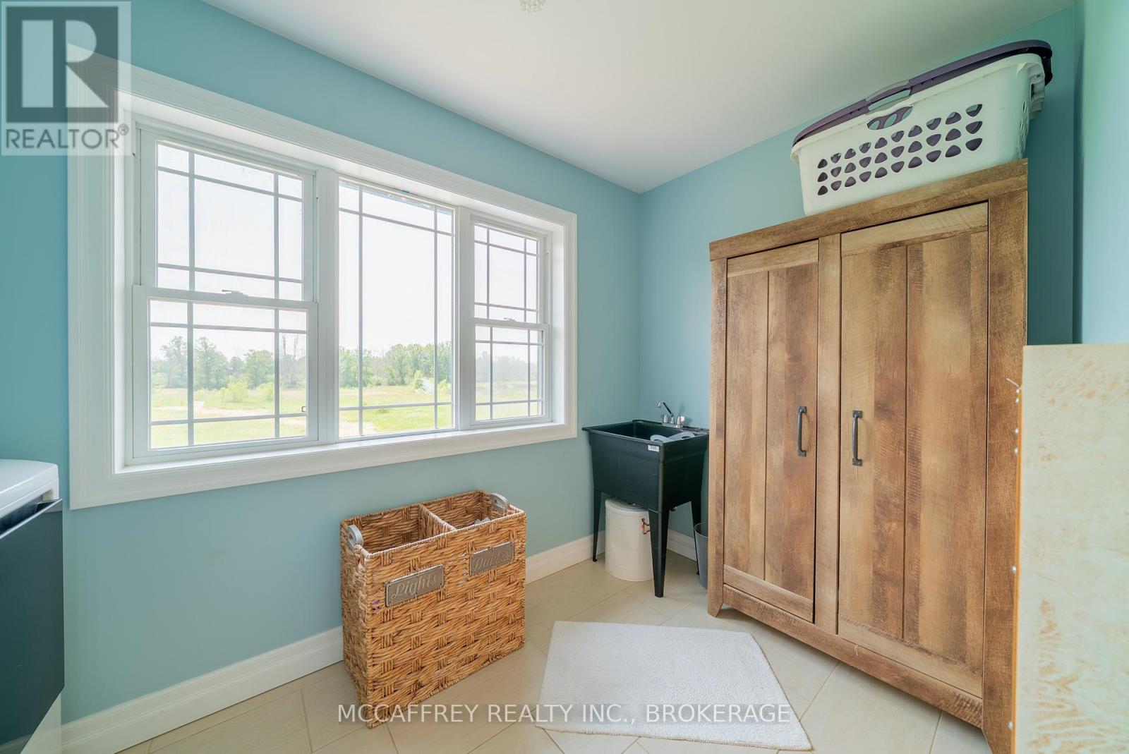 2572 BLESSINGTON ROAD - 25
