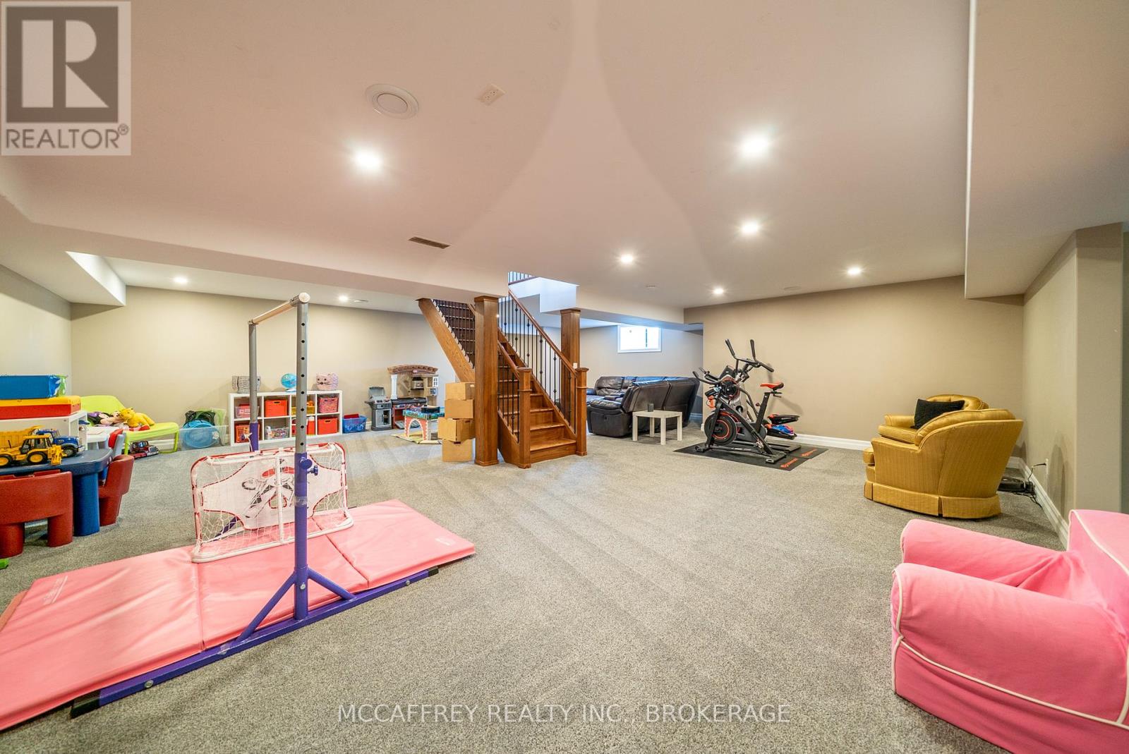 2572 BLESSINGTON ROAD - 35