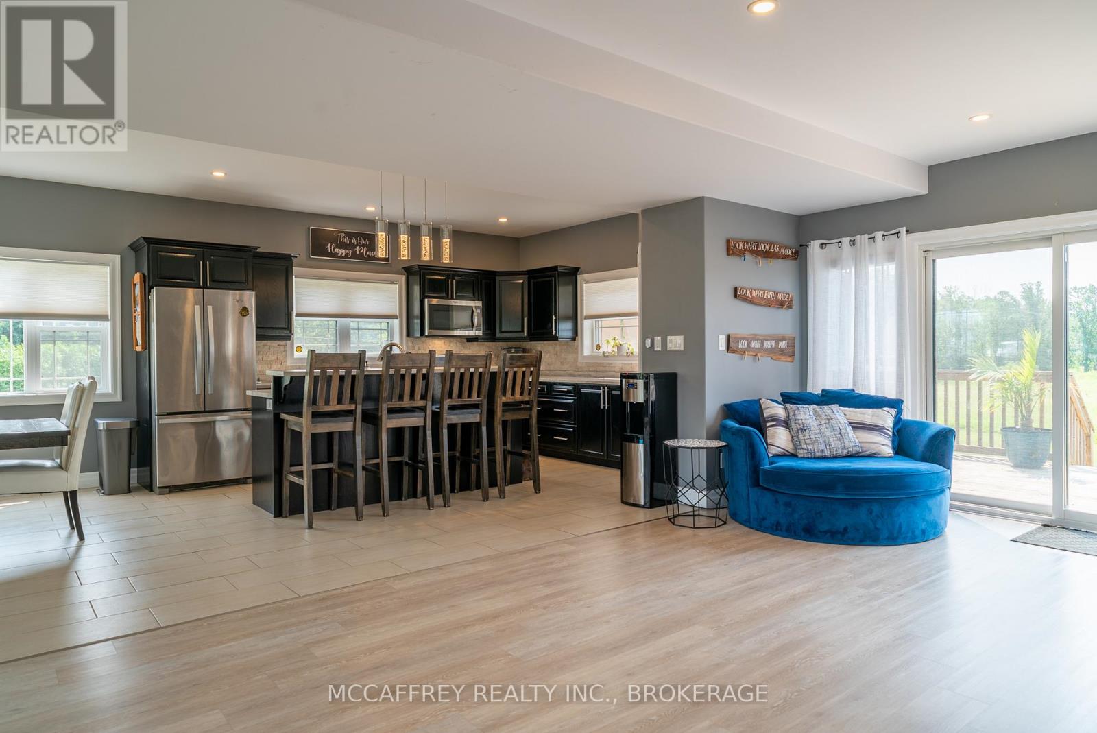 2572 BLESSINGTON ROAD - 9