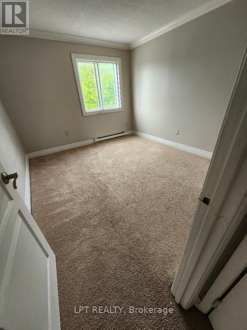 #4 1265 BENTLEY DRIVE - 10