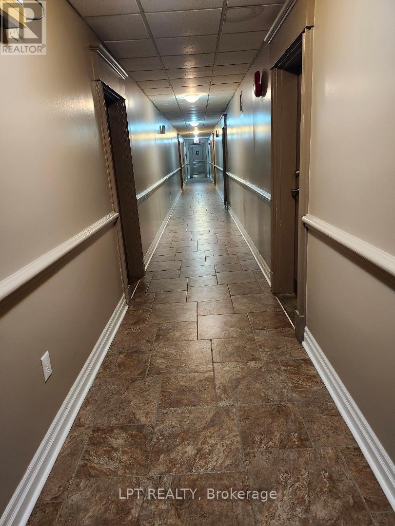 #4 1265 BENTLEY DRIVE - 4