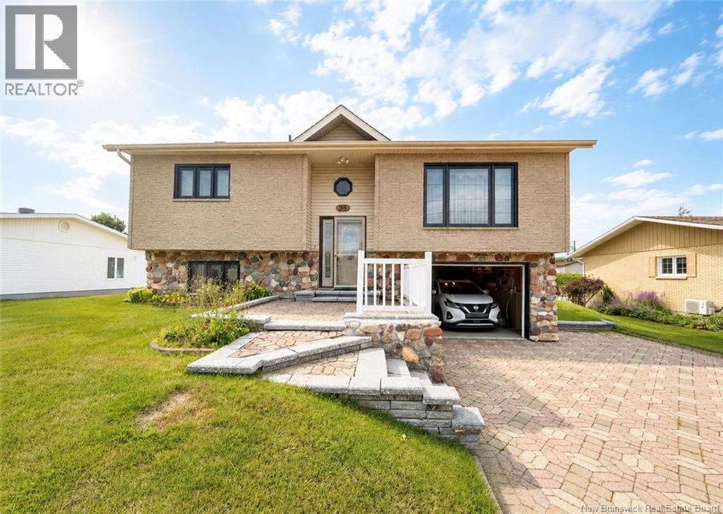 38 Ouellette Street - 2