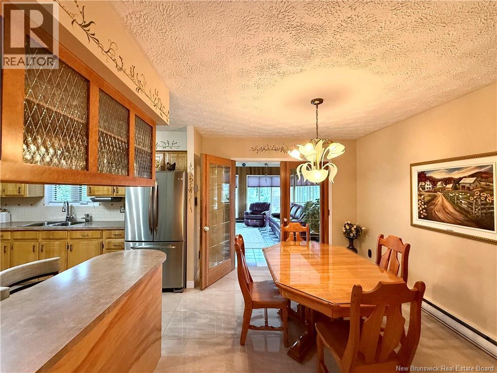 38 Ouellette Street - 14