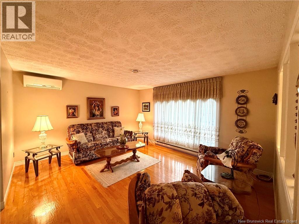 38 Ouellette Street - Image 10