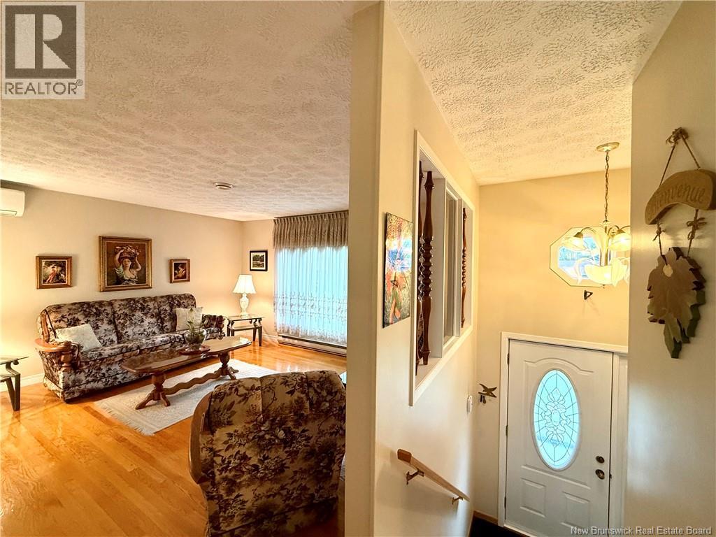 38 Ouellette Street - Image 17