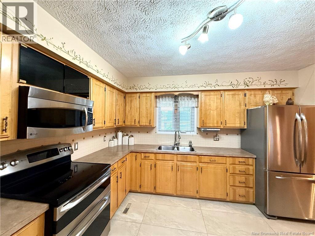 38 Ouellette Street - 7