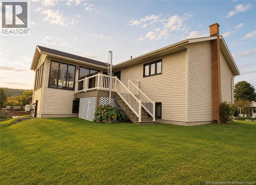 38 Ouellette Street - Image 5
