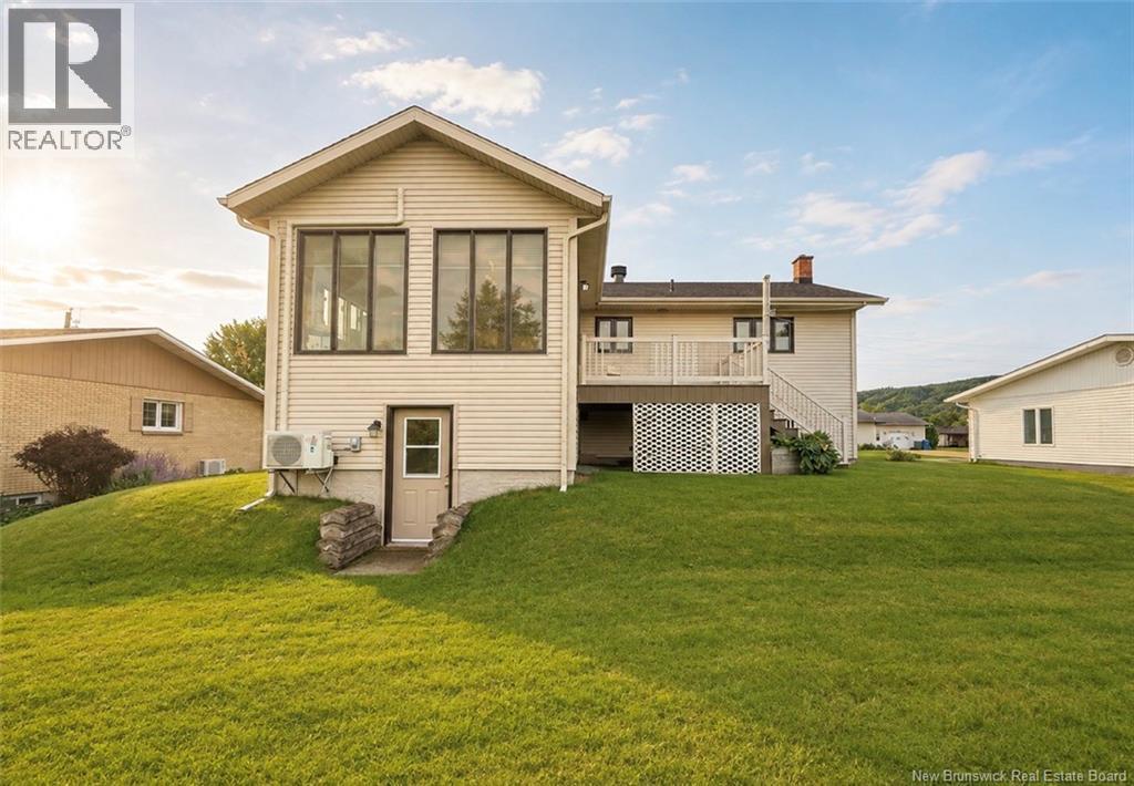 38 Ouellette Street - 6