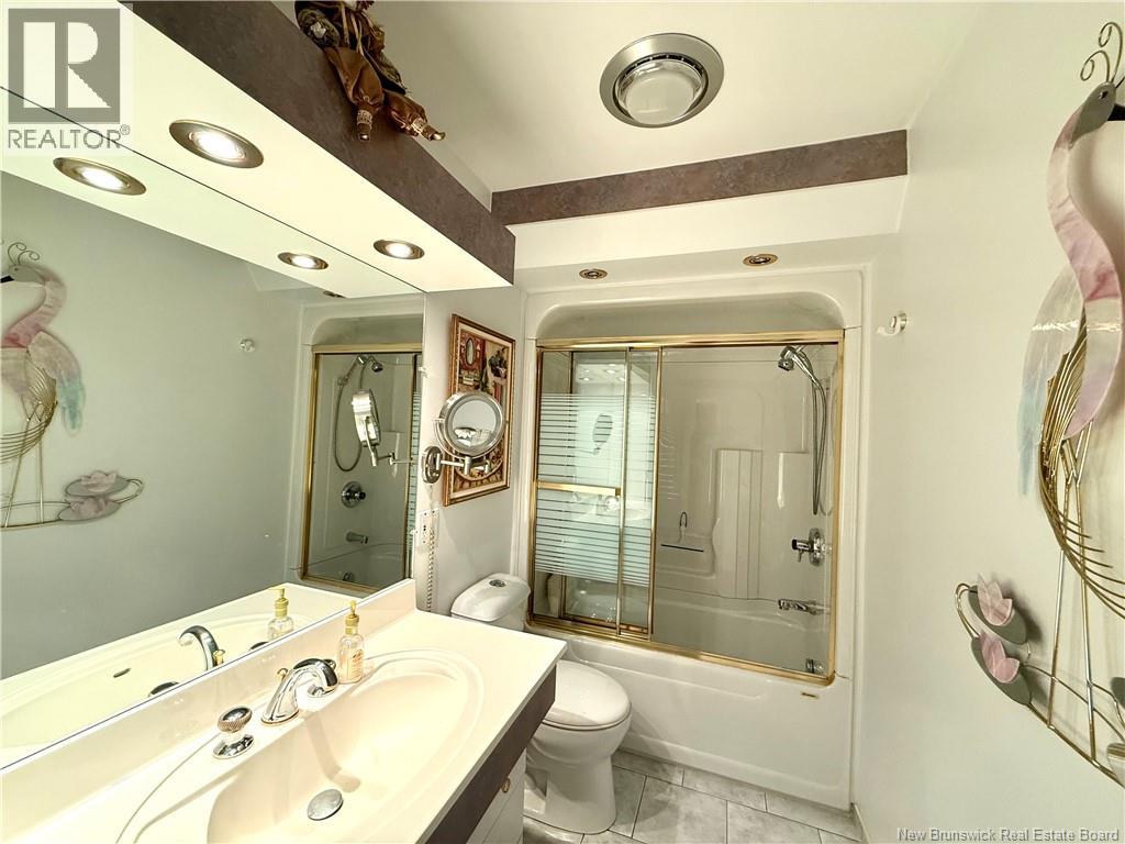 38 Ouellette Street - Image 27