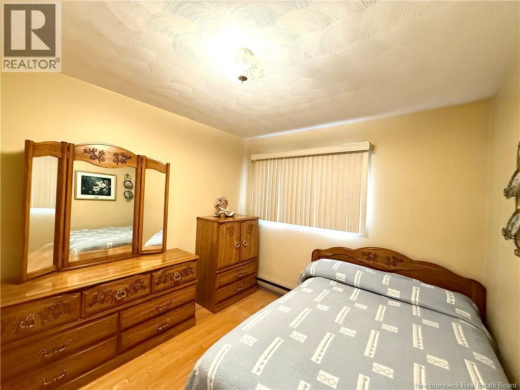38 Ouellette Street - 26
