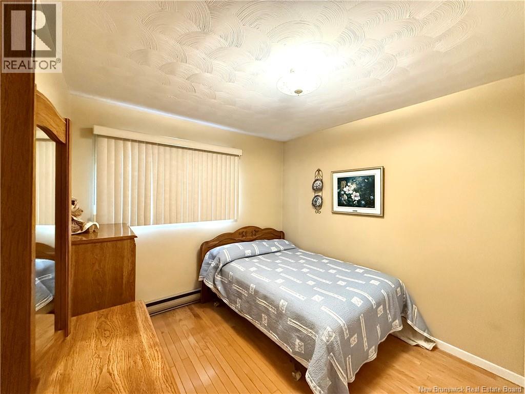 38 Ouellette Street - 25