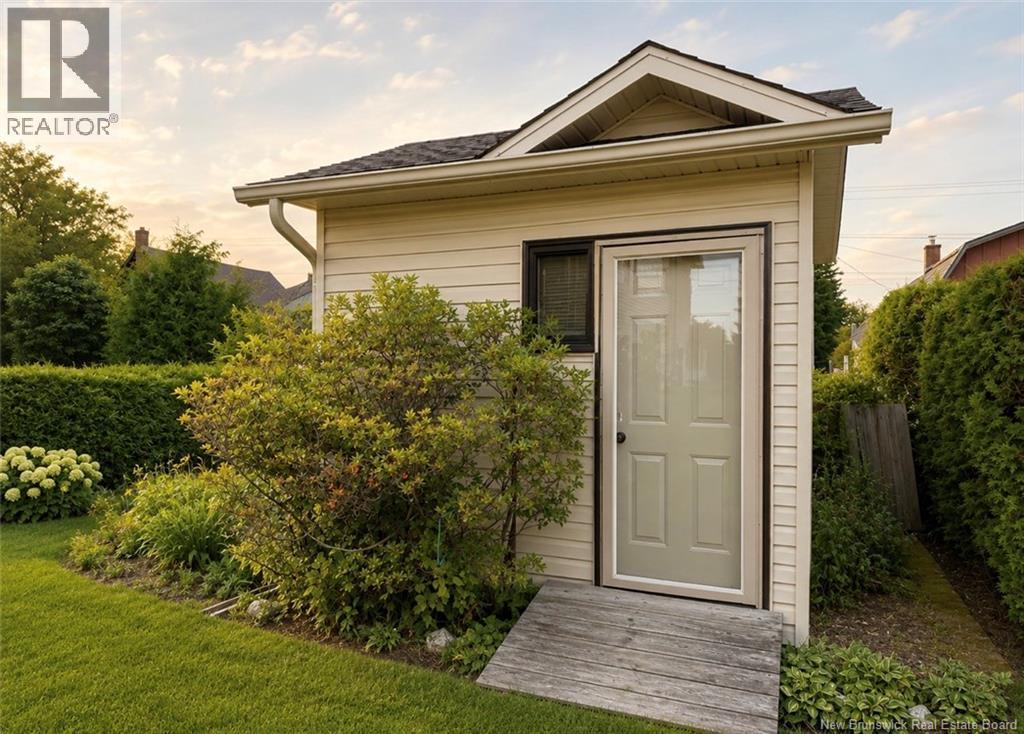 38 Ouellette Street - 33