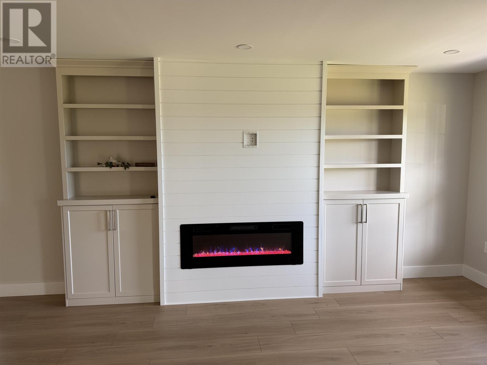 131 HALLIE Drive - Image 5
