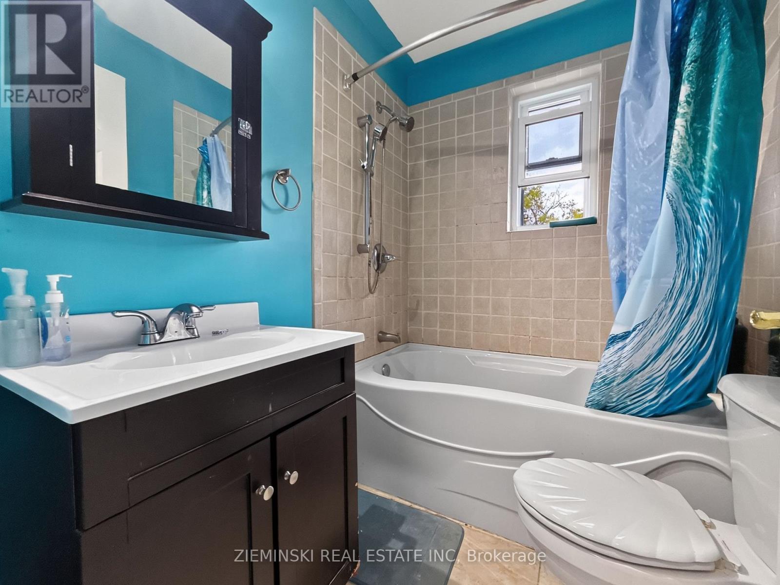 73-75 CEDAR STREET N - 10