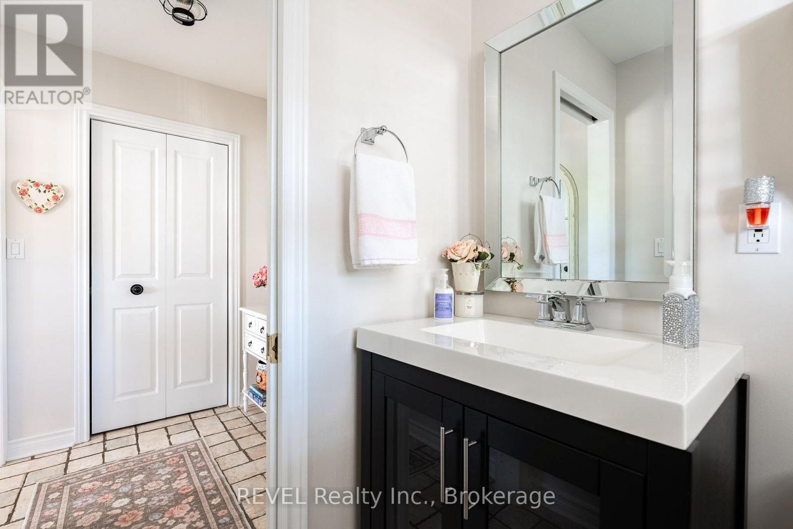 177 LAKESHORE ROAD W - 10