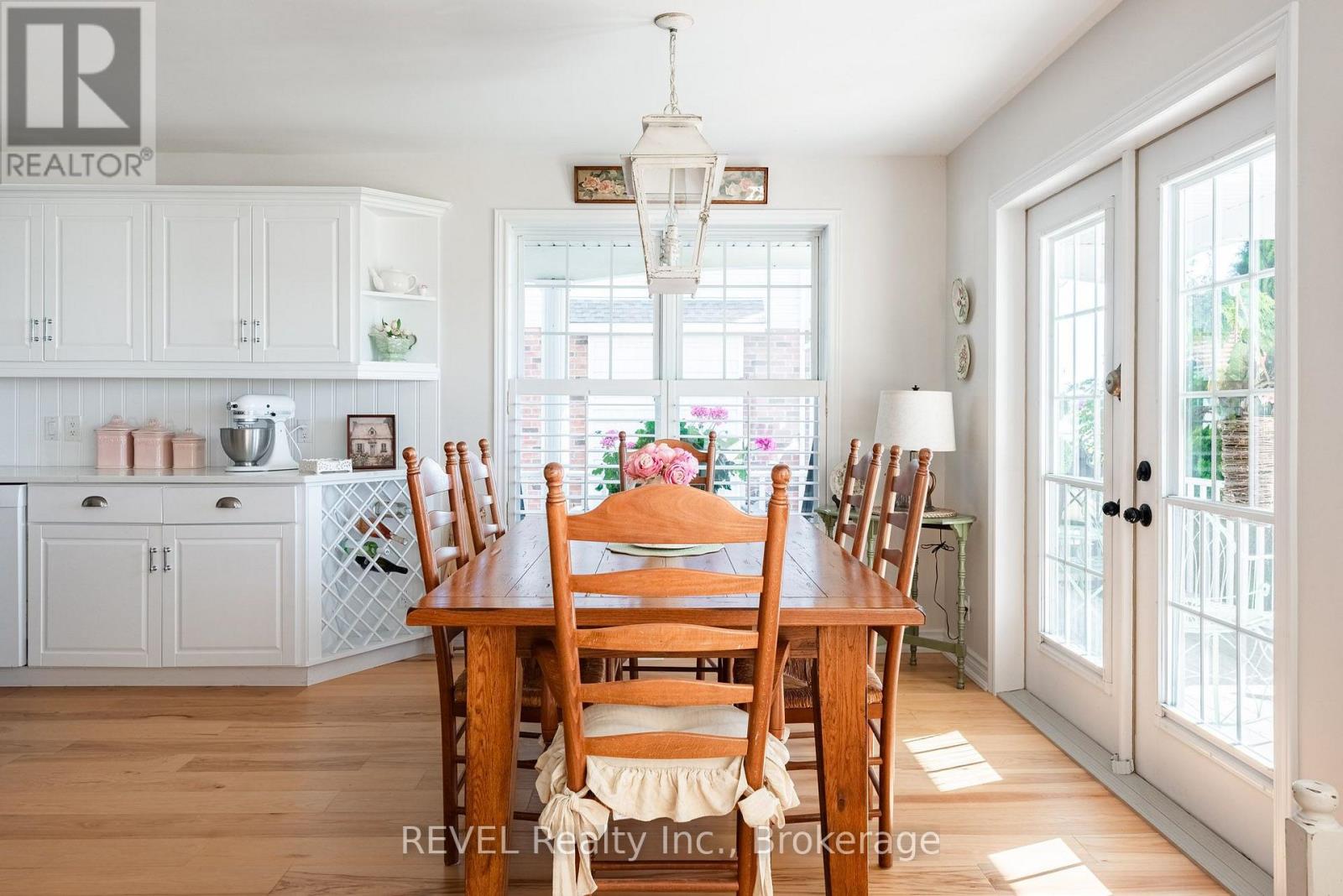 177 Lakeshore Road West — photo 14