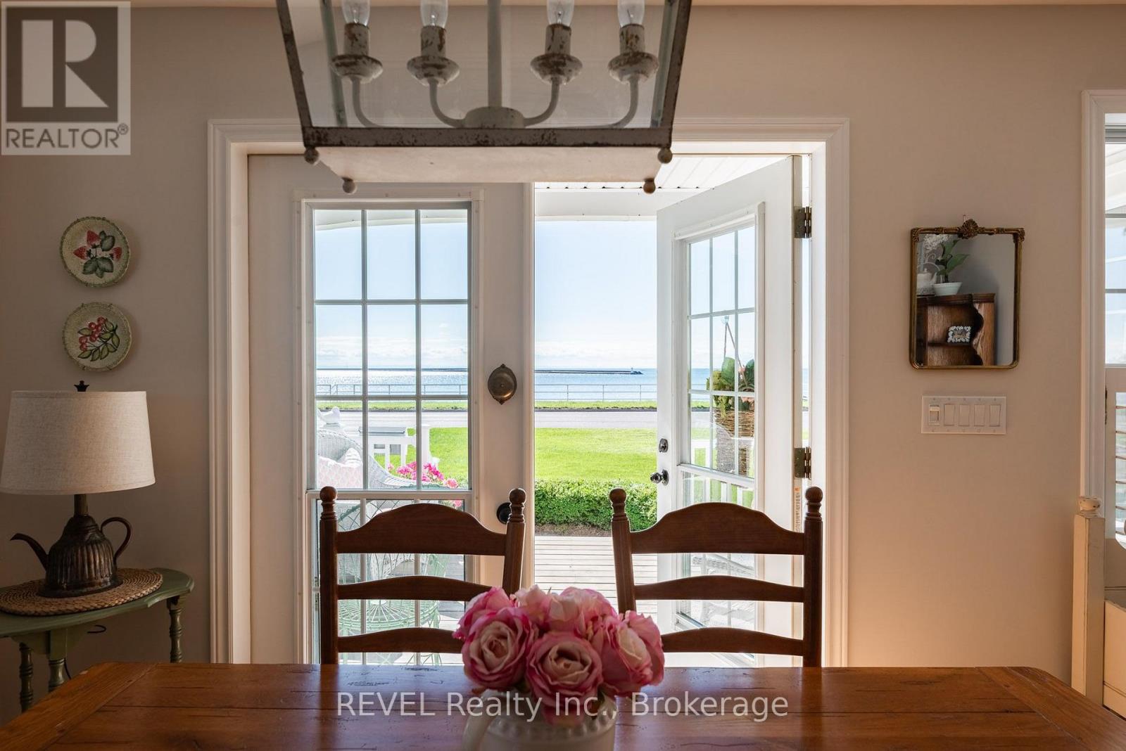 177 Lakeshore Road West — photo 17
