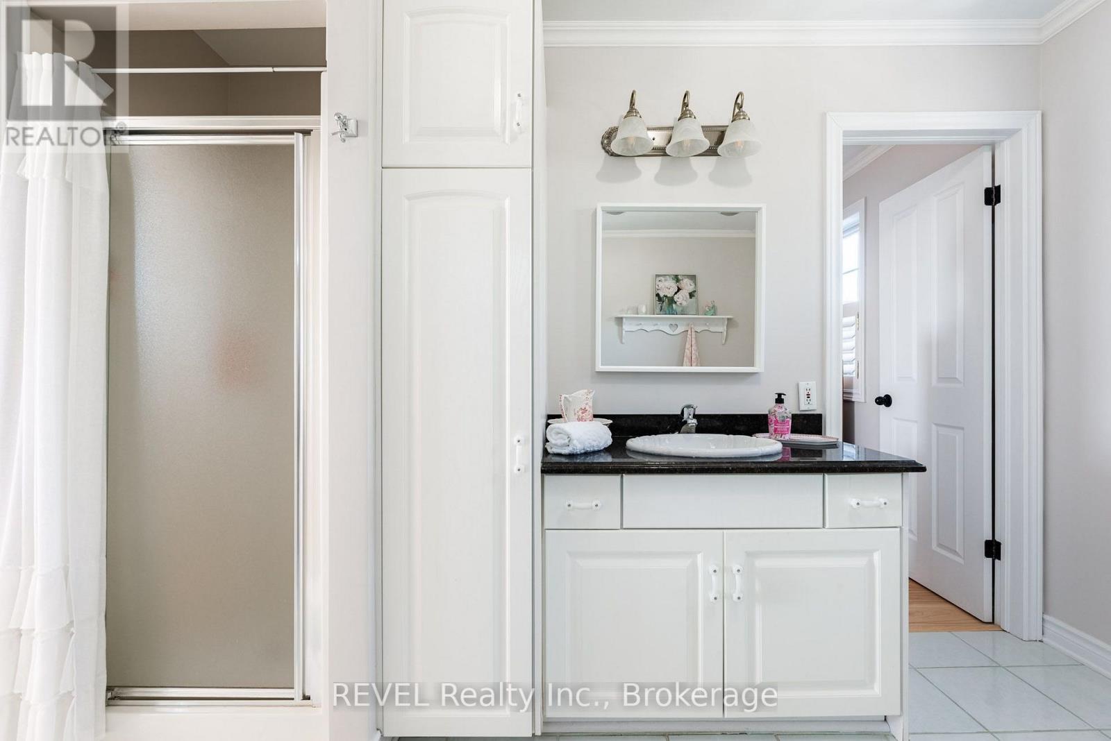 177 Lakeshore Road West — photo 32
