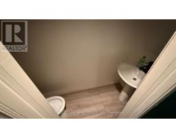 702 Sheppard Ave E Avenue E, Toronto, ON M2K1B7 Photo 39