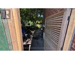 702 Sheppard Ave E Avenue E, Toronto, ON M2K1B7 Photo 40