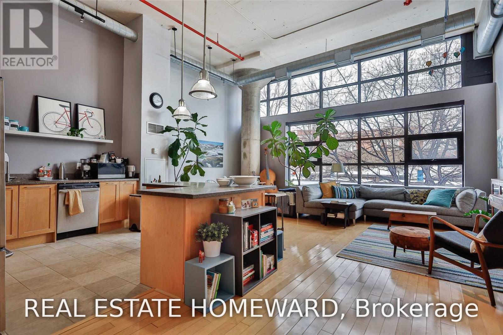 Photo of 90 Sumach Street