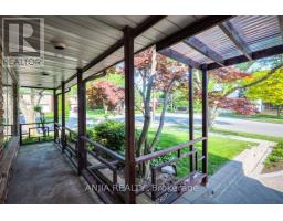 17 Ealing Drive, Toronto, ON M2L2R4 Photo 6