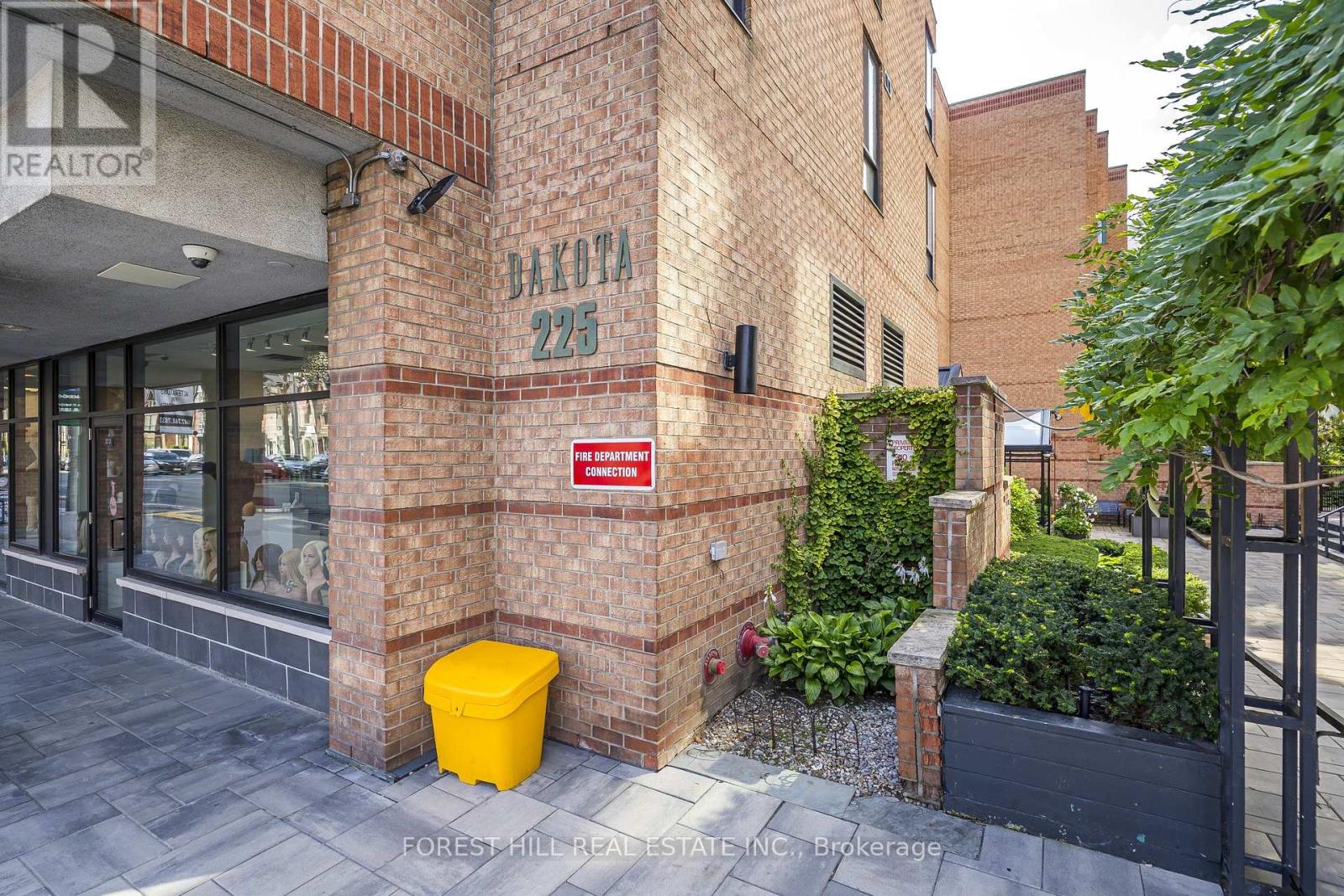 #319 225 DAVENPORT ROAD - Image 31