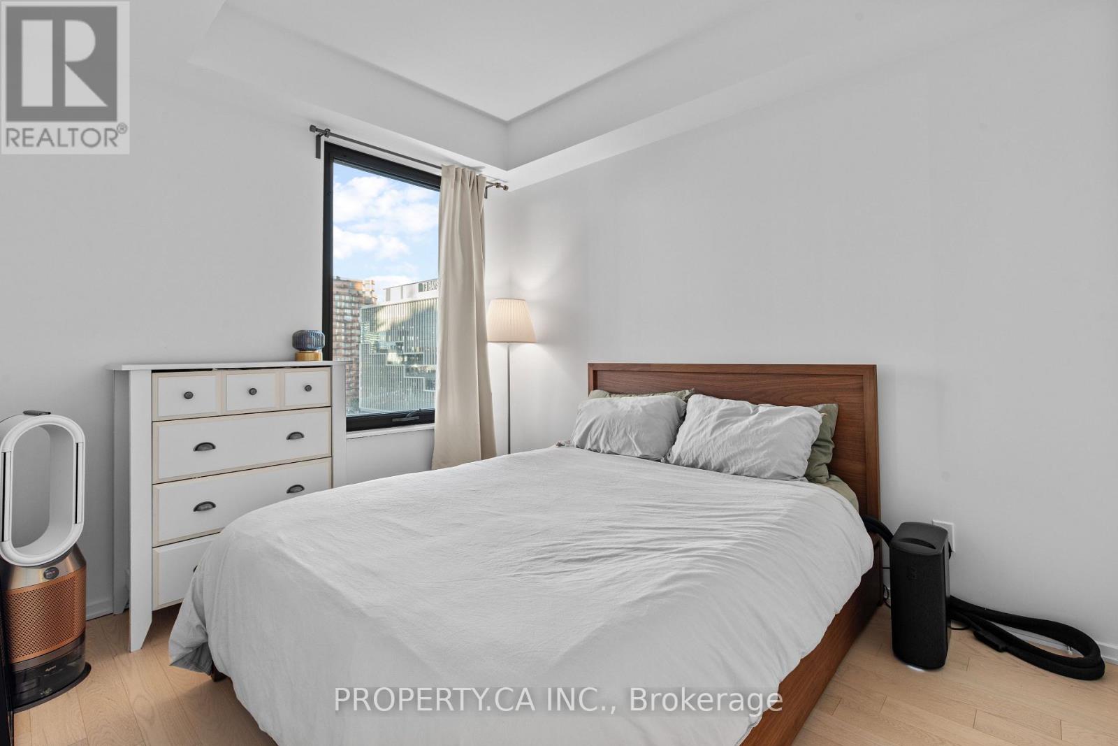 #710 12 BONNYCASTLE STREET - 17