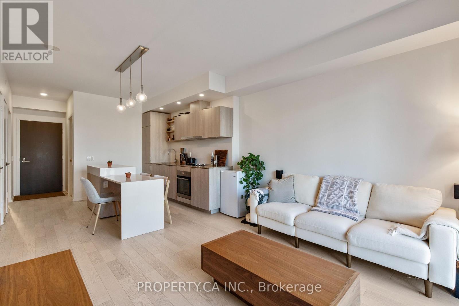 #710 12 BONNYCASTLE STREET - 2