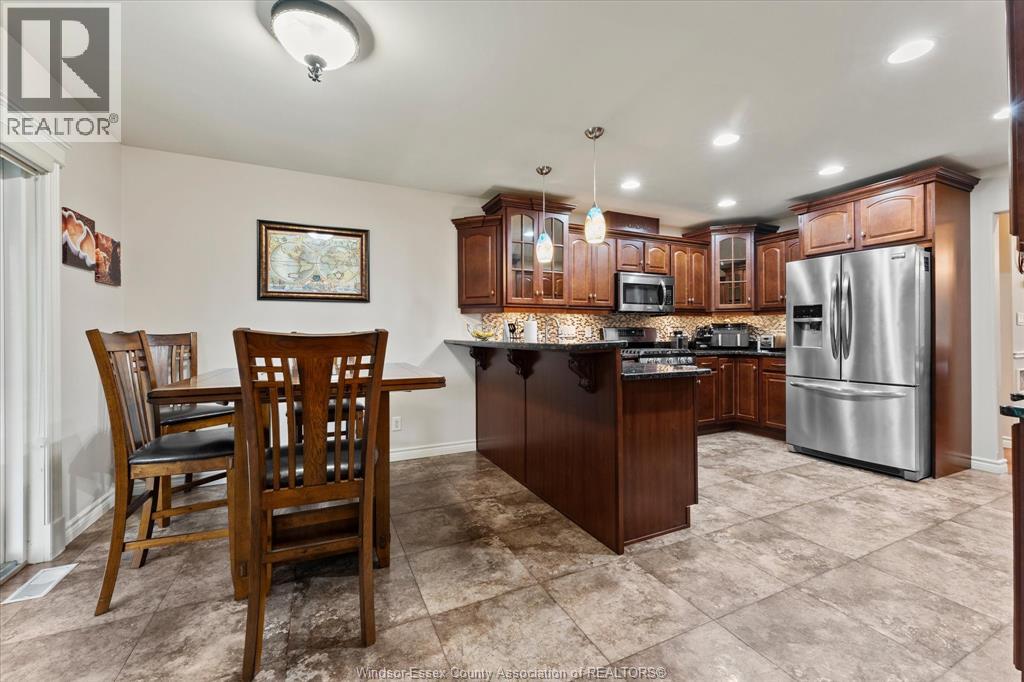 1031 HUNTINGTON BOULEVARD - 13